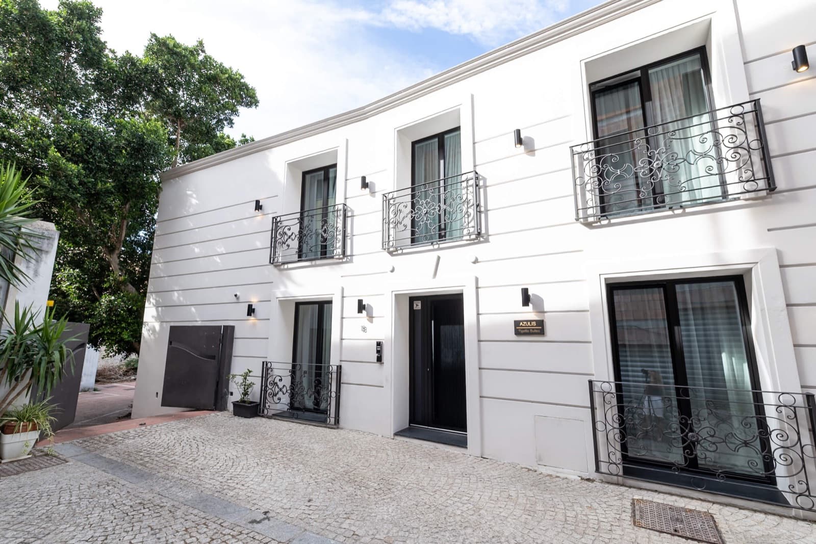 Luxury apartment AZULIS Tigellio by RENTAL12 in Olbia – stylish interiors, modern comfort, and authentic Sardinian design.